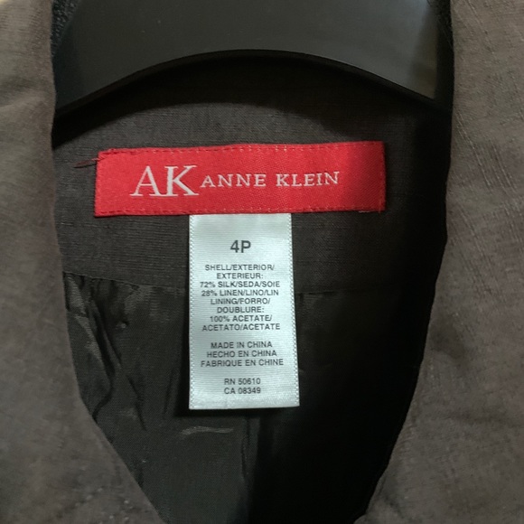 Anne Klein suit - Picture 4 of 4